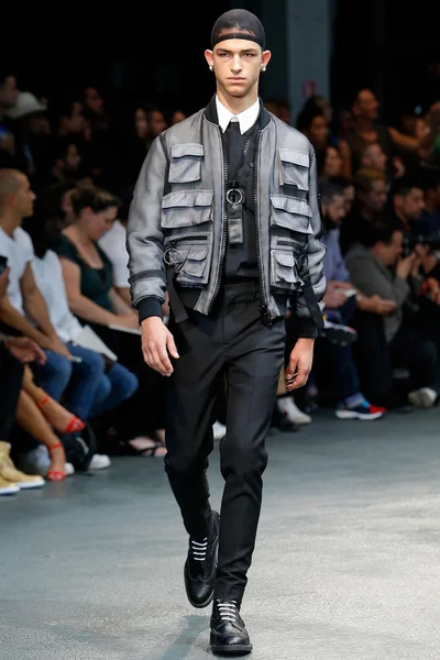 Look 37